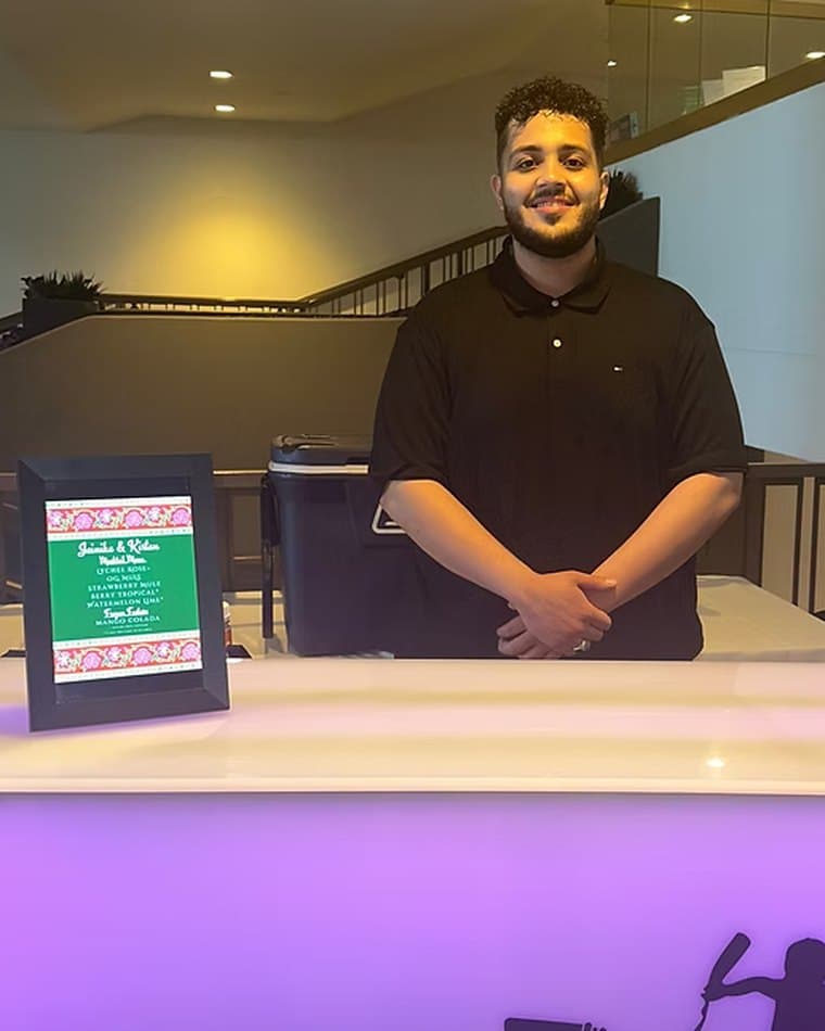 Ahmed, Mixologist at Abu Sauce Mocktails